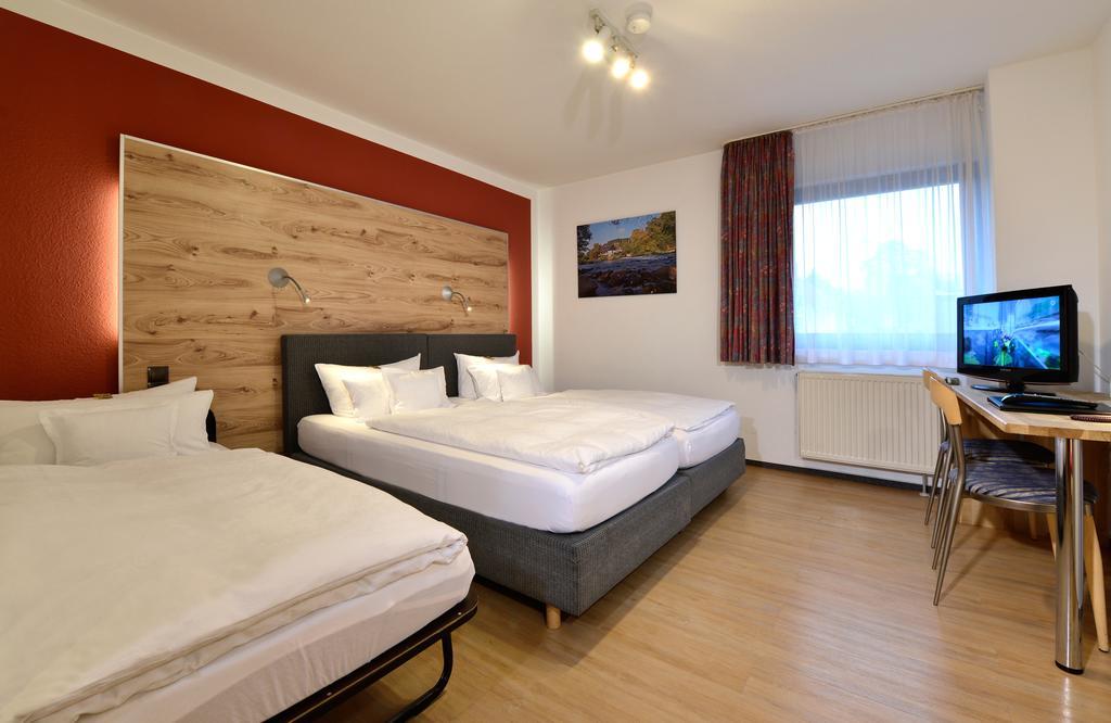 Hotel & Wirtshaus Hansen Bergisch Gladbach Exterior photo